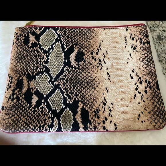 Estee Lauder Handbags - NWOT Estée Lauder Makeup pouch.